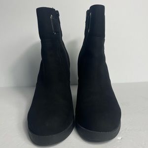 Womens size 9 Soul society black suede chunky heel booties